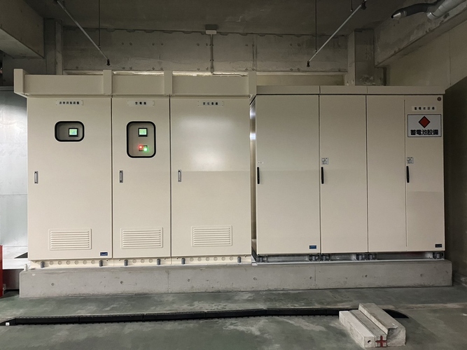 市役所本庁舎地下の蓄電池設備