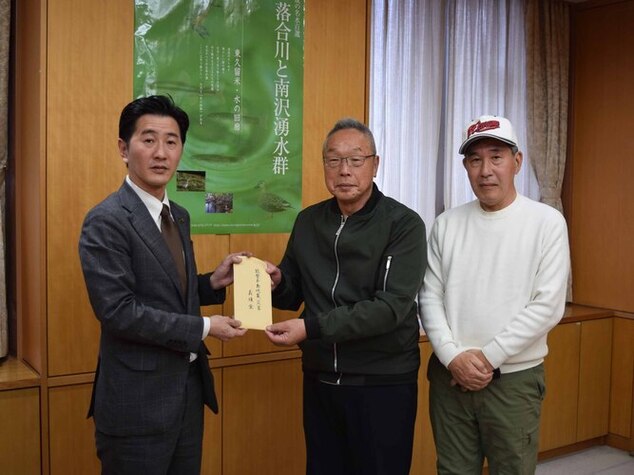 画像 表敬訪問の様子