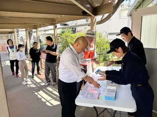 画像　水防訓練の様子その4