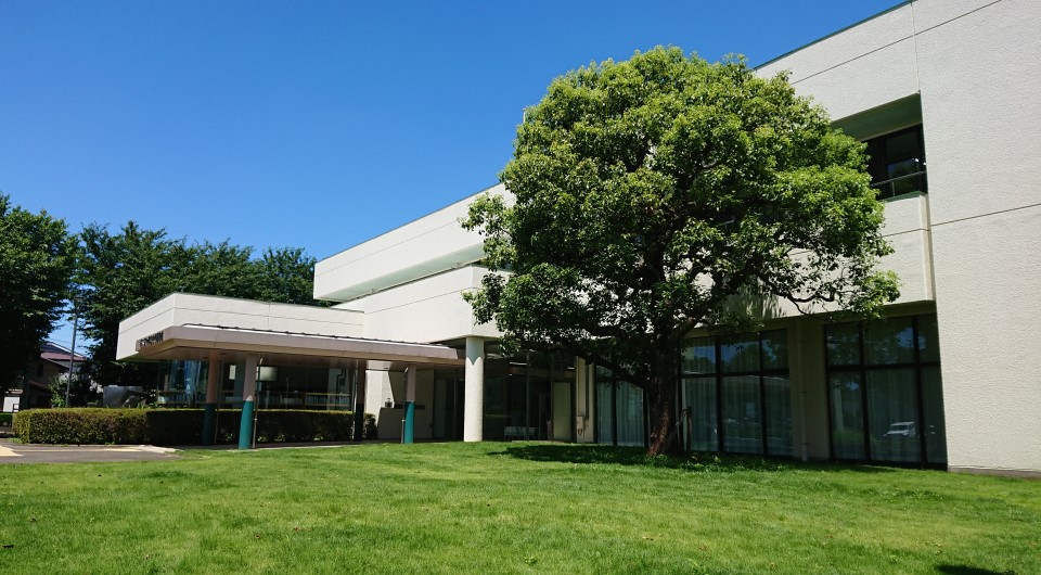 写真：東久留米市立図書館の外観