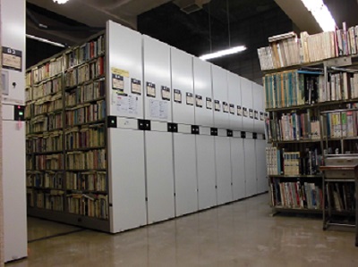 中央図書館　地下書庫の写真