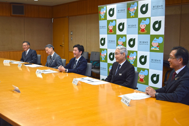 画像　表敬訪問の様子