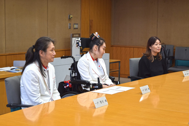 画像　表敬訪問の様子（3）