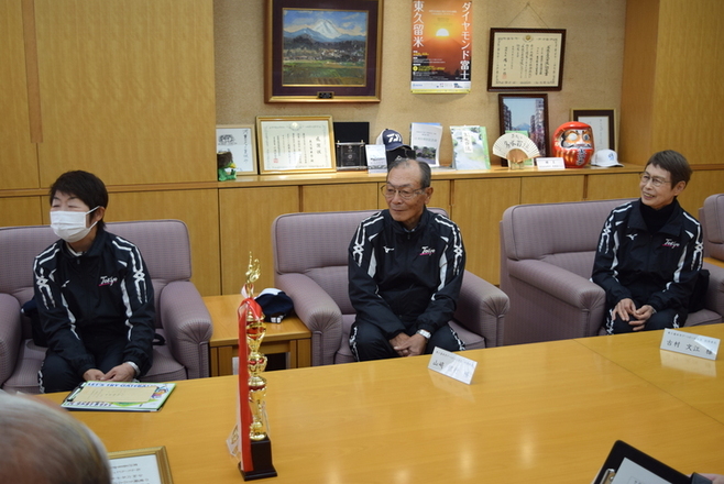 画像　表敬訪問の様子（2）