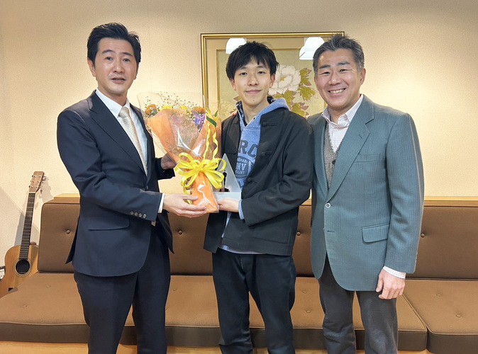 画像　表敬訪問の様子