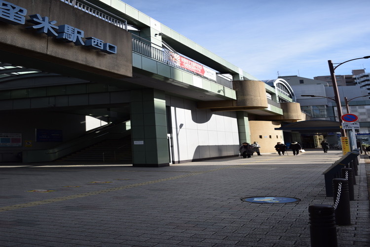 るるめちゃん青のデザインマンホール蓋