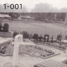 東久留米市立中央図書館前庭